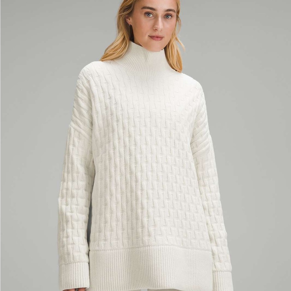 Womens Cream Cable-Knit Turtleneck Sweater